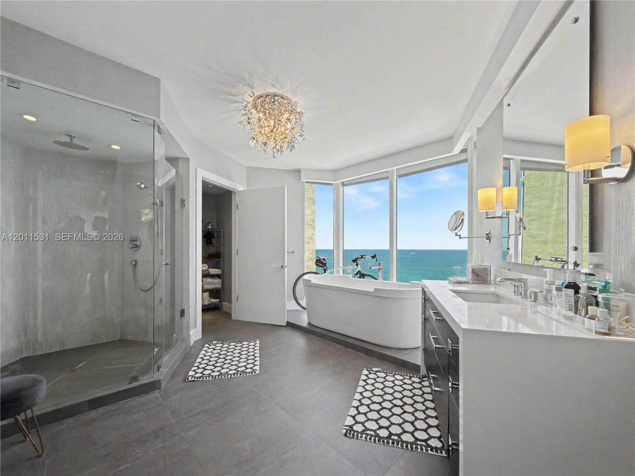 17555 Collins Ave, Unit 2501, Sunny Isles Beach, FL 33160 Photo