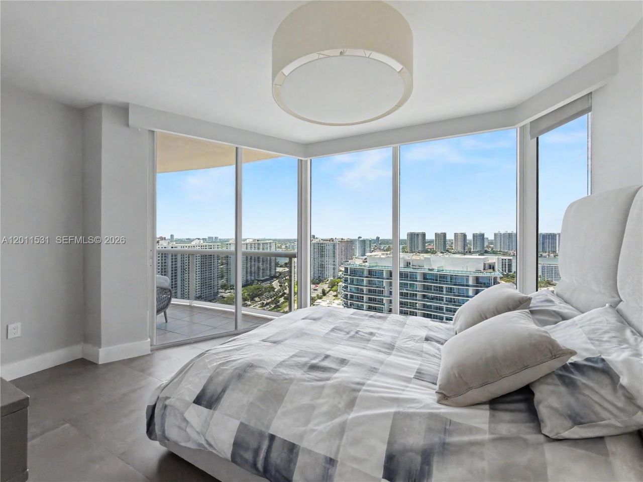 17555 Collins Ave, Unit 2501, Sunny Isles Beach, FL 33160 Photo