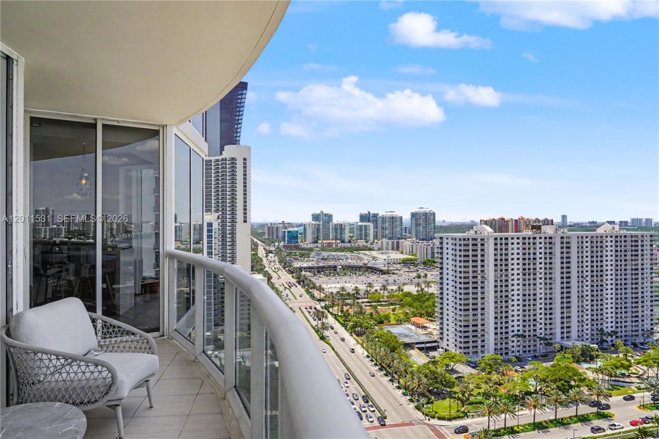 17555 Collins Ave, Unit 2501, Sunny Isles Beach, FL 33160 Photo