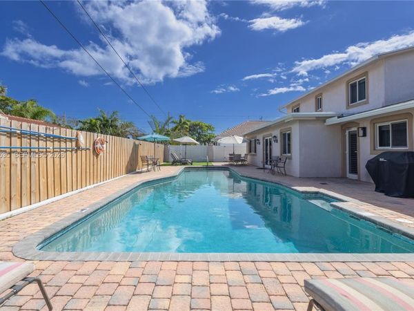 1660 NE 25th Ave , Pompano Beach, FL 33062