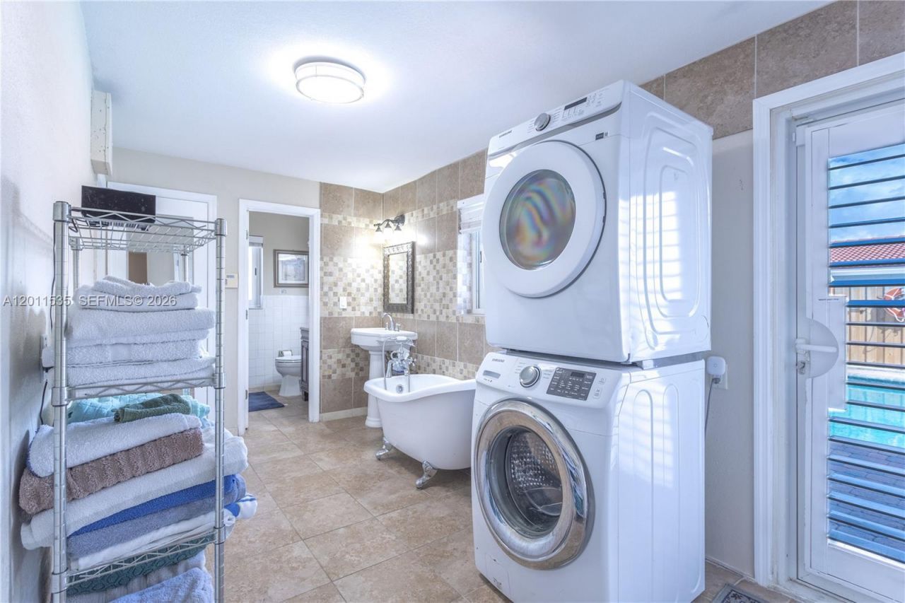 1660 NE 25th Ave, Pompano Beach, FL 33062 Photo