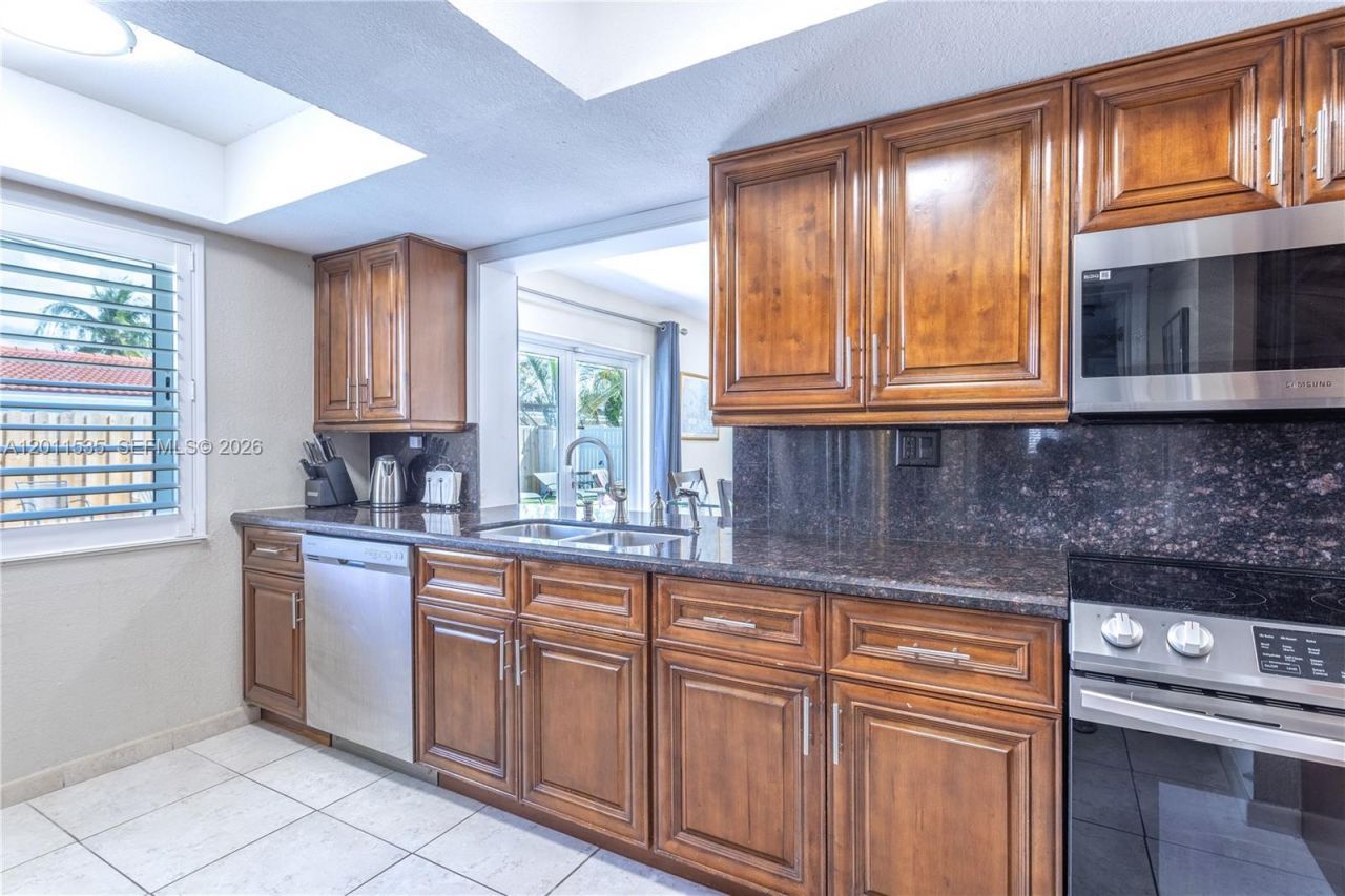 1660 NE 25th Ave, Pompano Beach, FL 33062 Photo