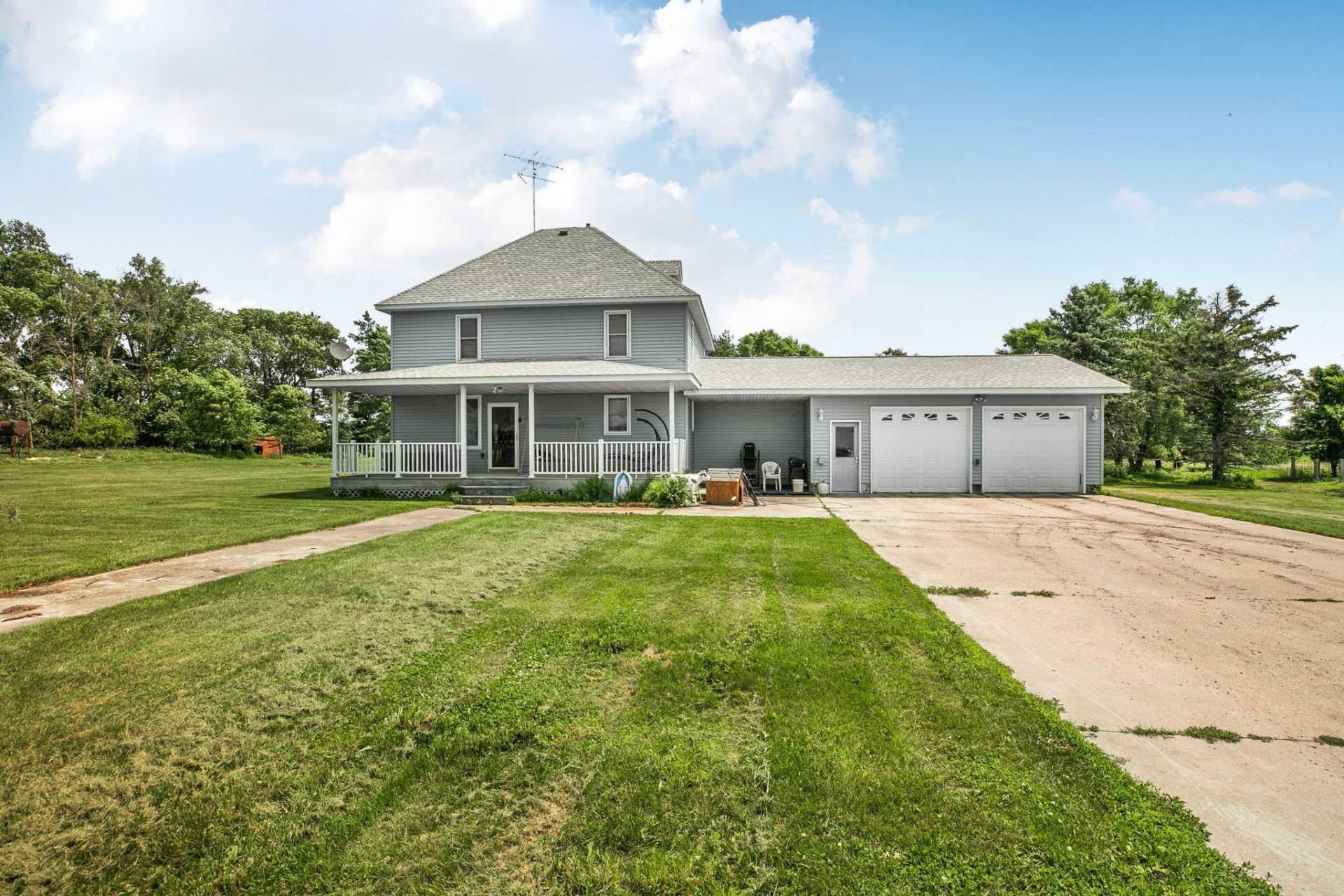 21372 273rd Avenue, Paynesville, MN 56362