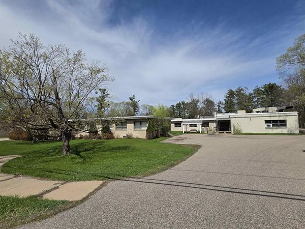 1401 CHURCHILL STREET, Waupaca, WI 54981