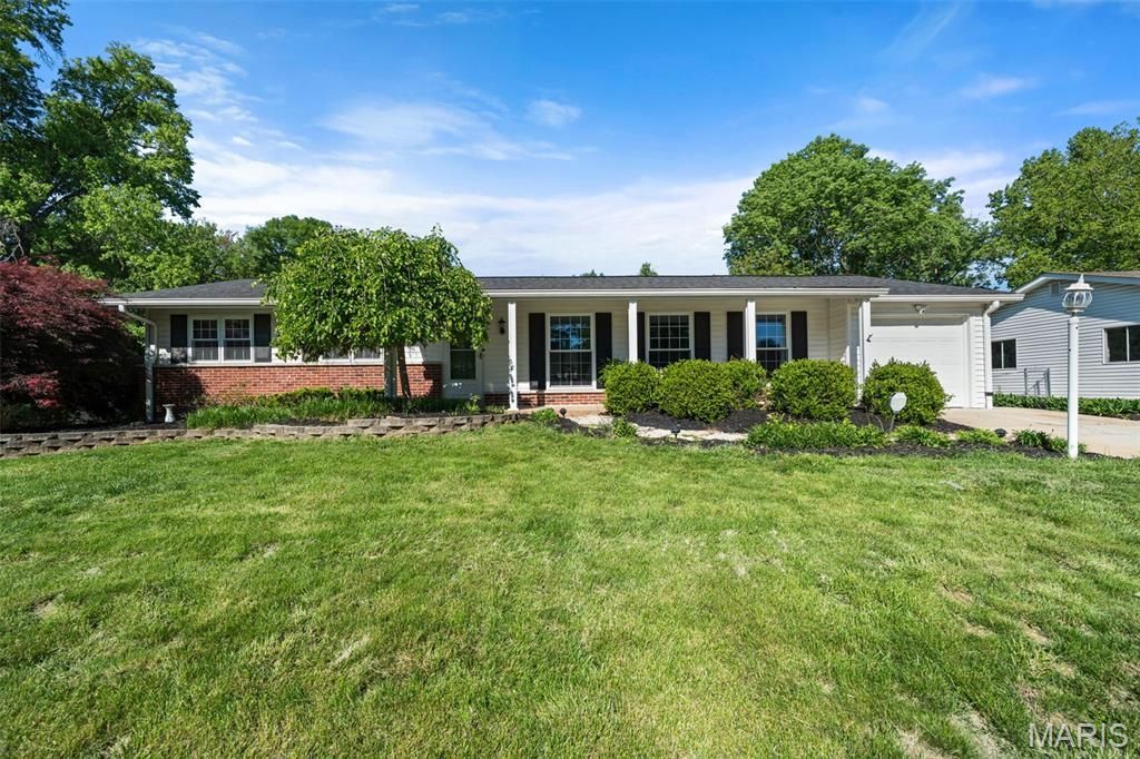 12664 Markaire Drive, Saint Louis, MO 63146 Main Photo