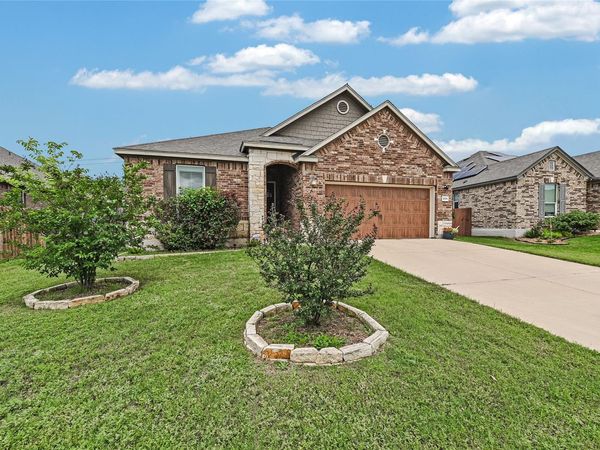 1008 Estes PARK, Taylor, TX 76574