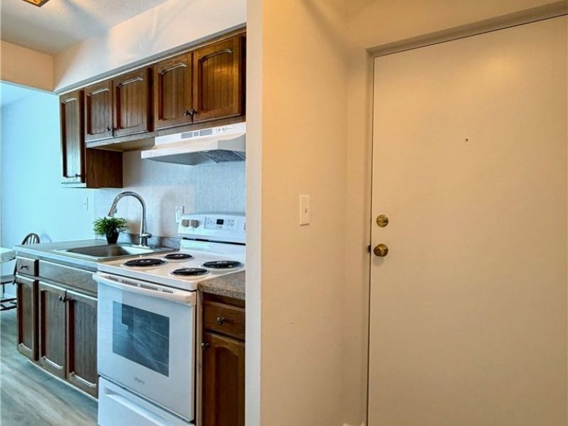 31622 N Marginal Drive , Unit B-105, Willowick, OH 44095 Photo 3