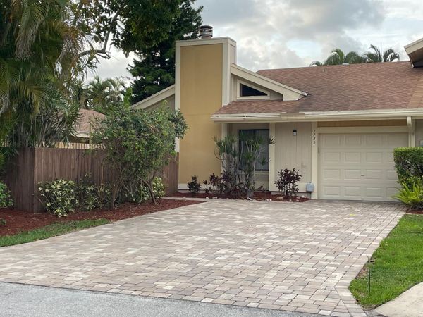 7735 E Kenway Pl Place E, Boca Raton, FL 33433
