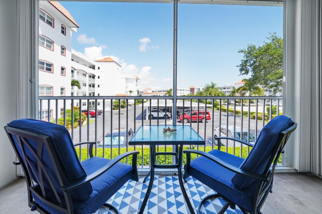 37 Yacht Club Drive, Unit 202, North Palm Beach, FL 33408 Photo
