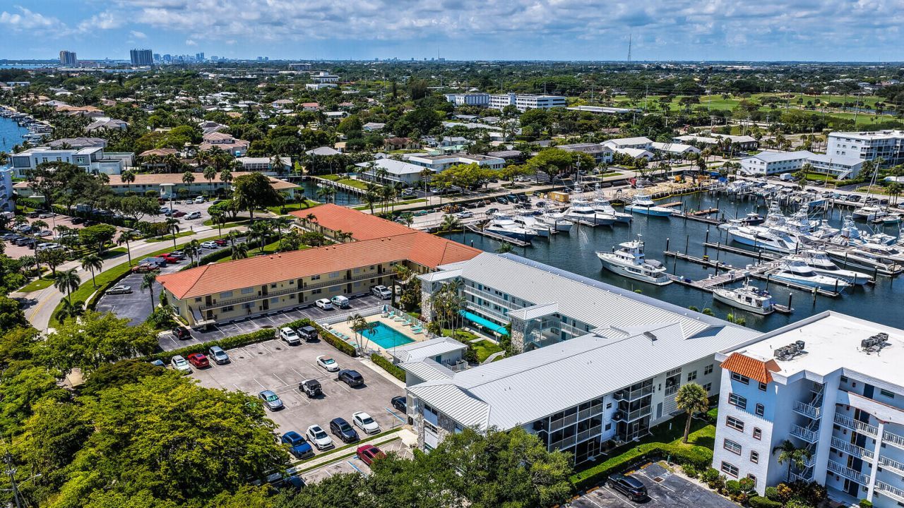 37 Yacht Club Drive, Unit 202, North Palm Beach, FL 33408 Photo