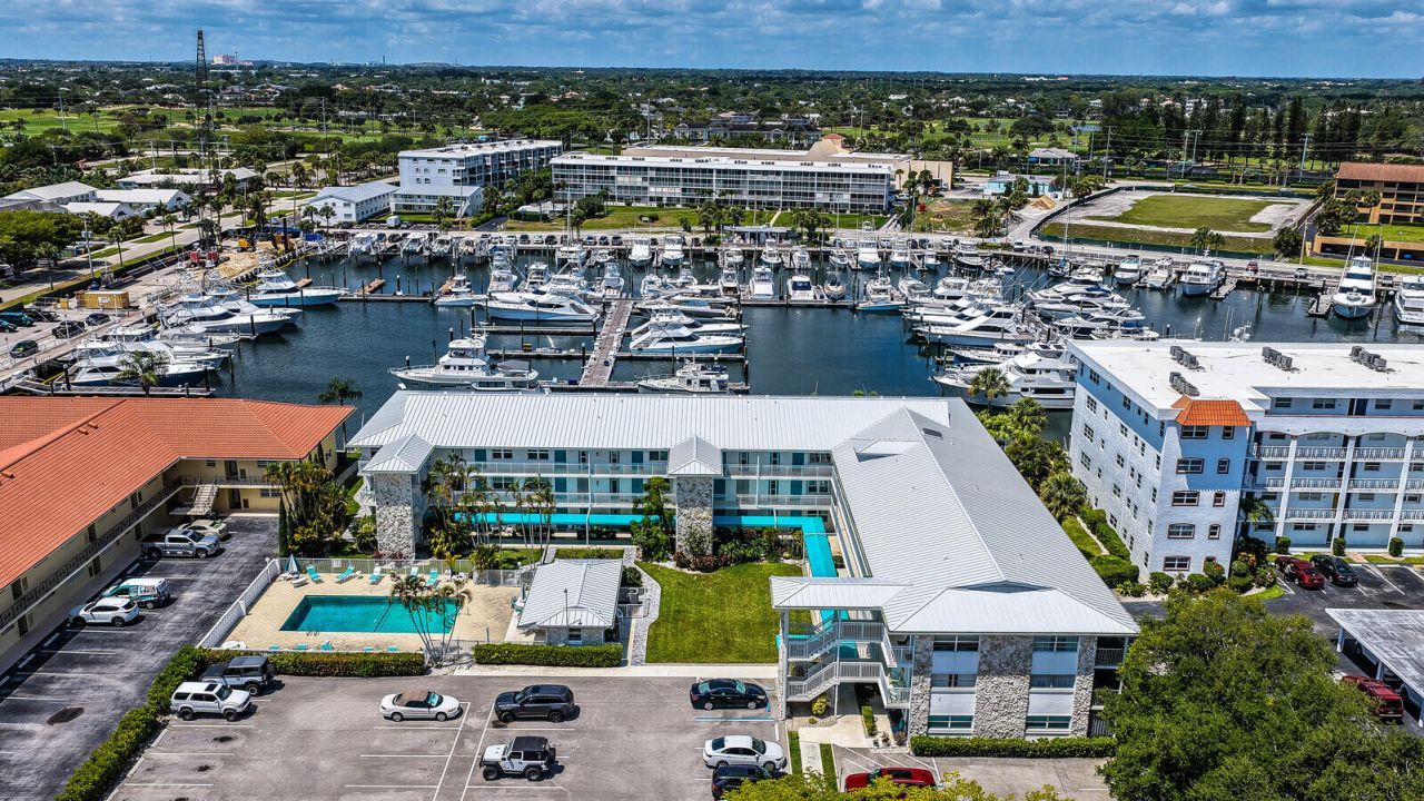 37 Yacht Club Drive, Unit 202, North Palm Beach, FL 33408 Photo