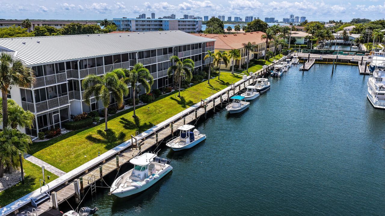 37 Yacht Club Drive, Unit 202, North Palm Beach, FL 33408 Photo