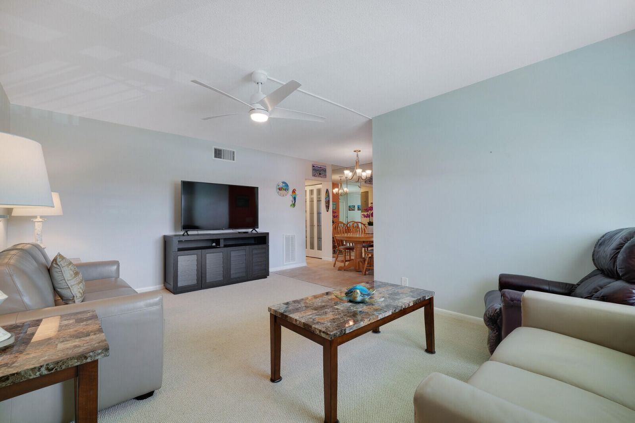 37 Yacht Club Drive, Unit 202, North Palm Beach, FL 33408 Photo