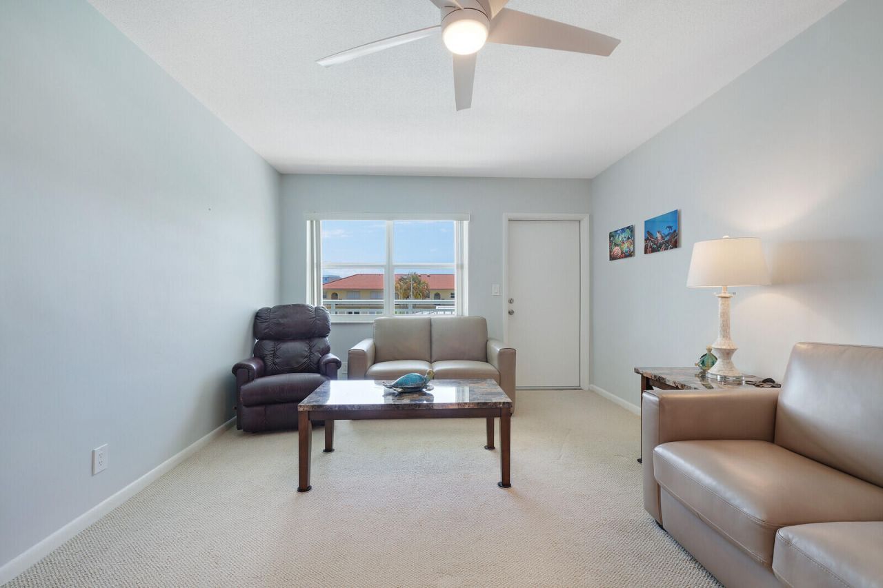 37 Yacht Club Drive, Unit 202, North Palm Beach, FL 33408 Photo