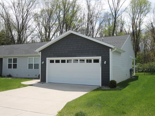 7241 Glendora Lane, Kalamazoo, MI 49009