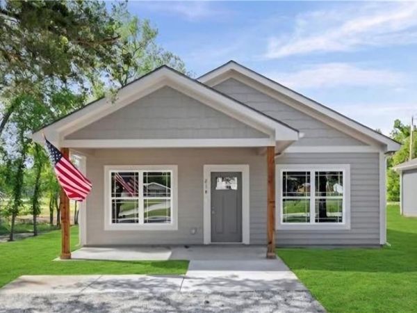 214 W 4th Street, Pomona, KS 66076