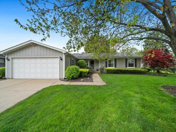 1562 White Trail , Elk Grove Village, IL 60007