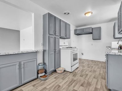 5849 67th St, Sacramento, CA 95824 Photo