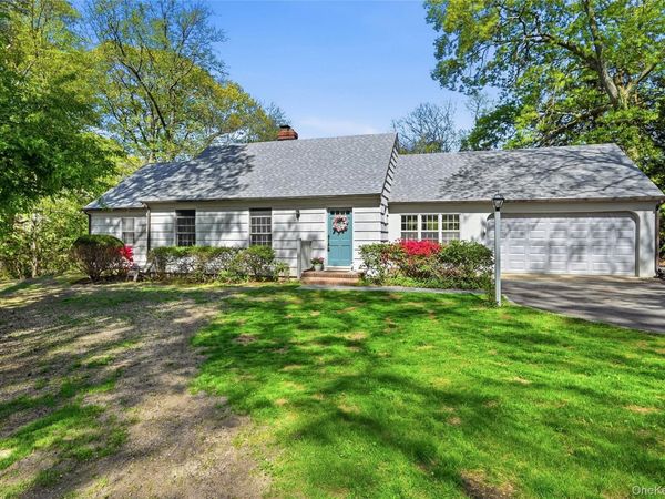 16 Brian Court , Northport, NY 11768