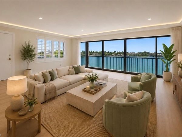 222 Harbour DR, Unit 301, NAPLES, FL 34103