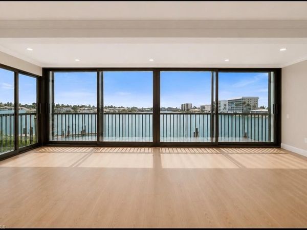 222 Harbour DR, Unit 301, NAPLES, FL 34103