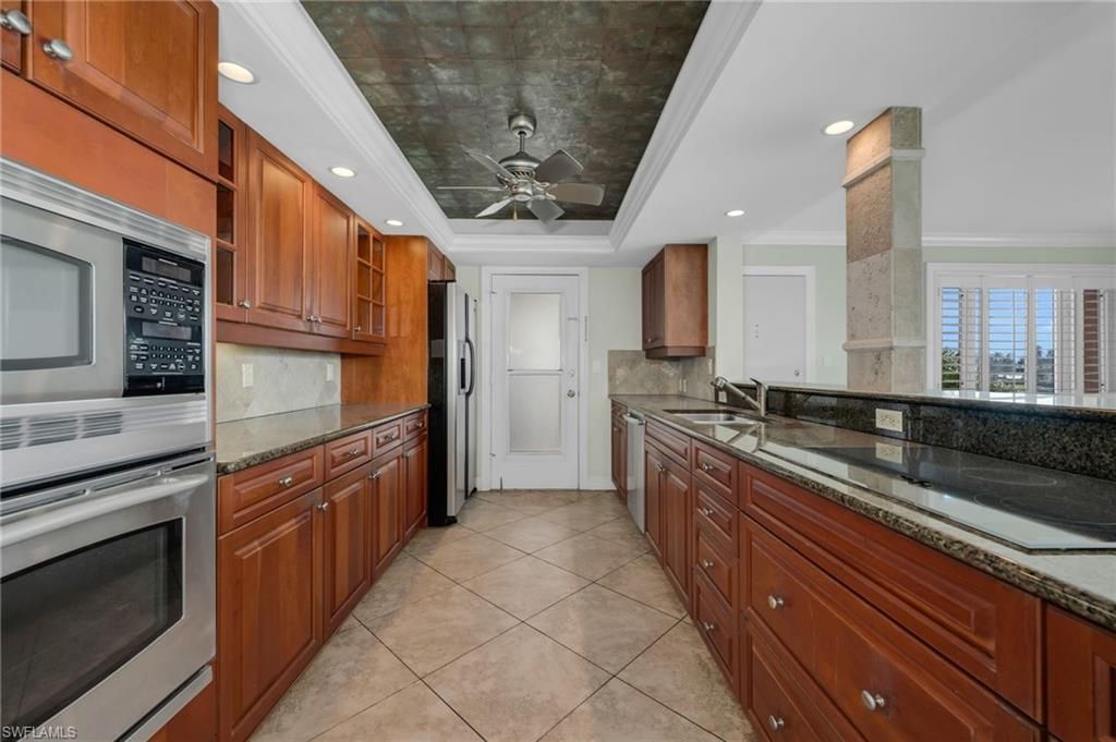 222 Harbour Dr, Unit 301, Naples, FL 34103 Photo