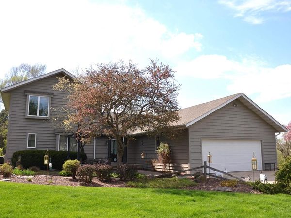 S79W29037 Frog Alley ROAD, Mukwonago, WI 53149