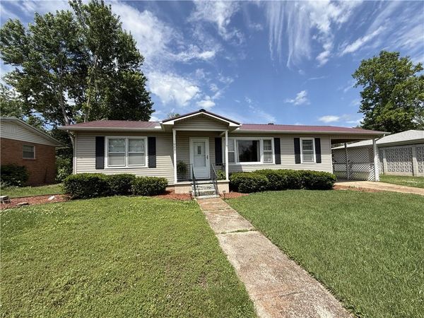 1003 Berry Street , Harrison, AR 72601