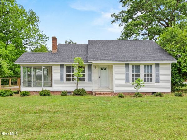 523 Hallsboro Road S, Hallsboro, NC 28442