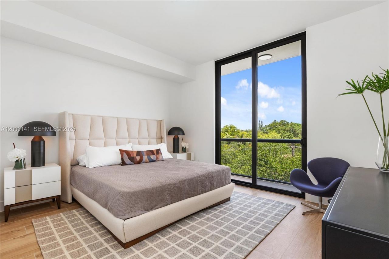 3034 Oak Avenue, Unit LPH3, Coconut Grove, FL 33133 Photo