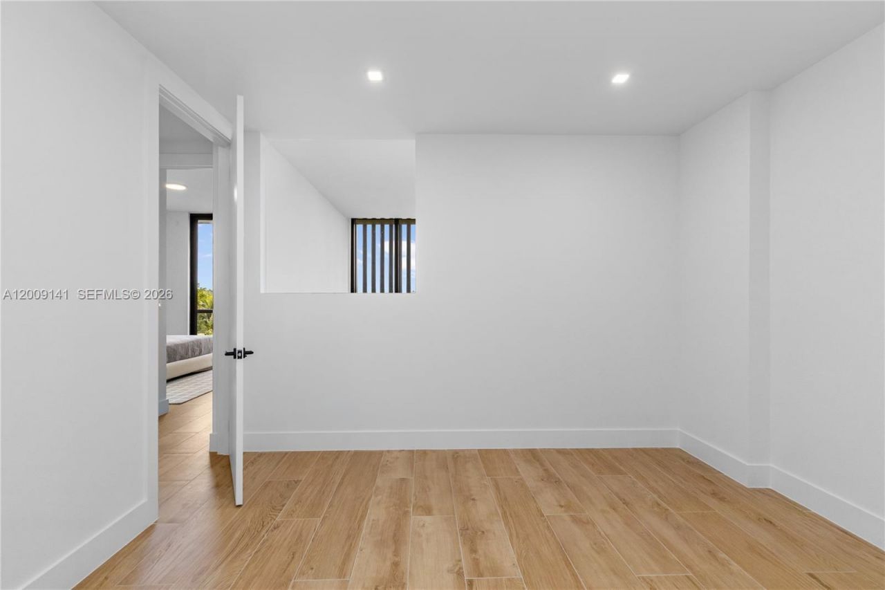 3034 Oak Avenue, Unit LPH3, Coconut Grove, FL 33133 Photo