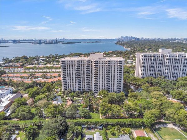 1000 Quayside Ter , Unit 703, Miami, FL 33138