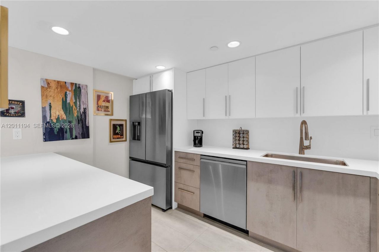 1000 Quayside Ter, Unit 703, Miami, FL 33138 Photo