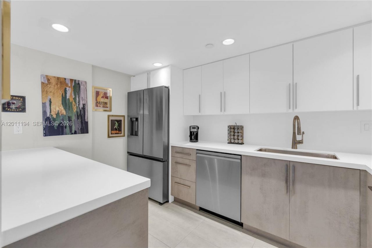 1000 Quayside Ter, Unit 703, Miami, FL 33138 Photo