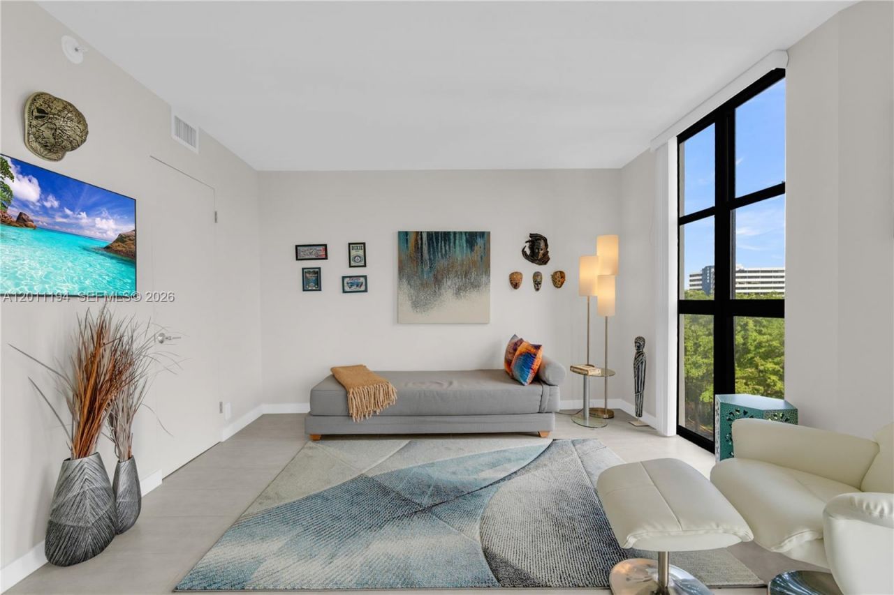 1000 Quayside Ter, Unit 703, Miami, FL 33138 Photo