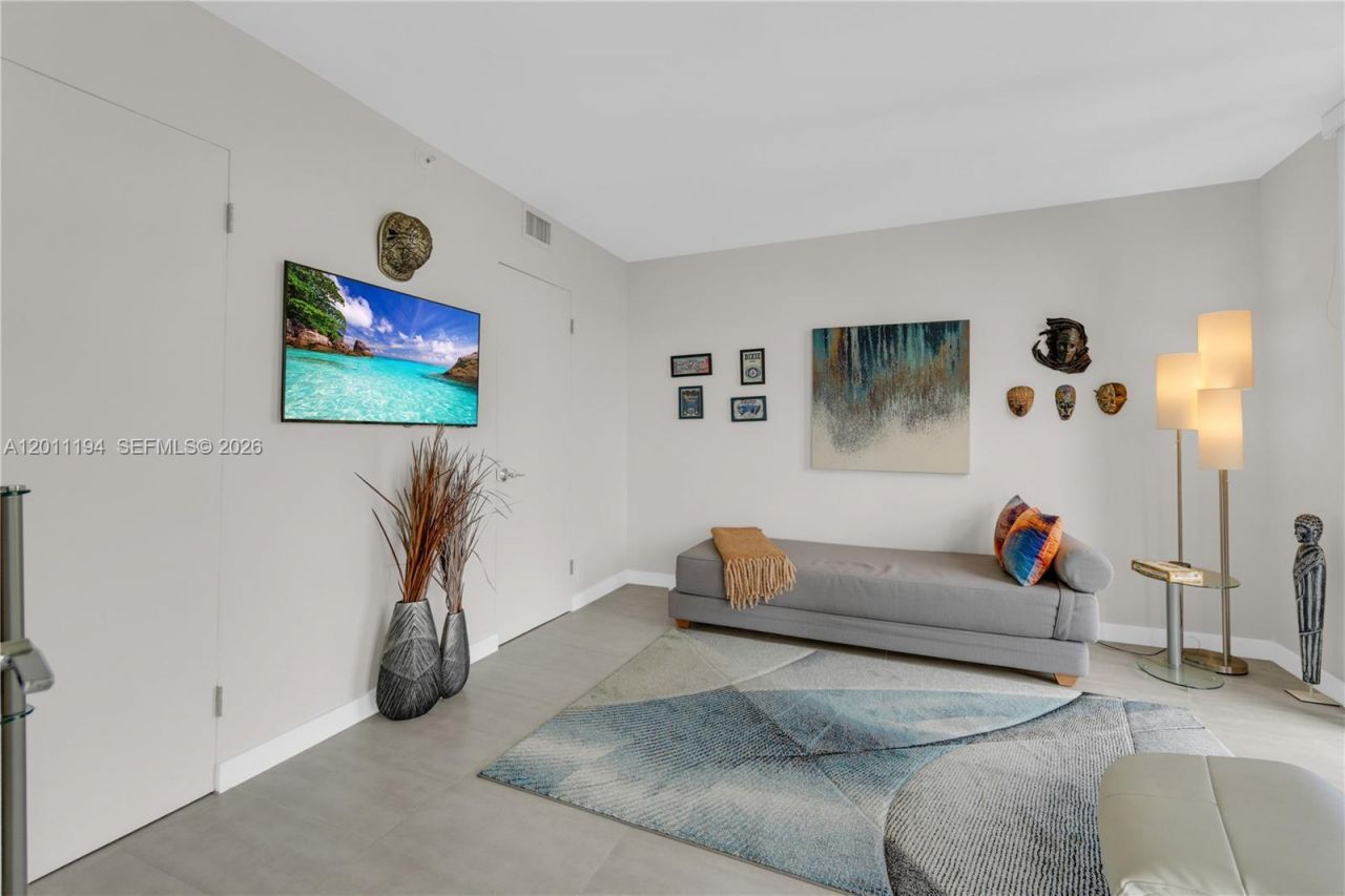 1000 Quayside Ter, Unit 703, Miami, FL 33138 Photo