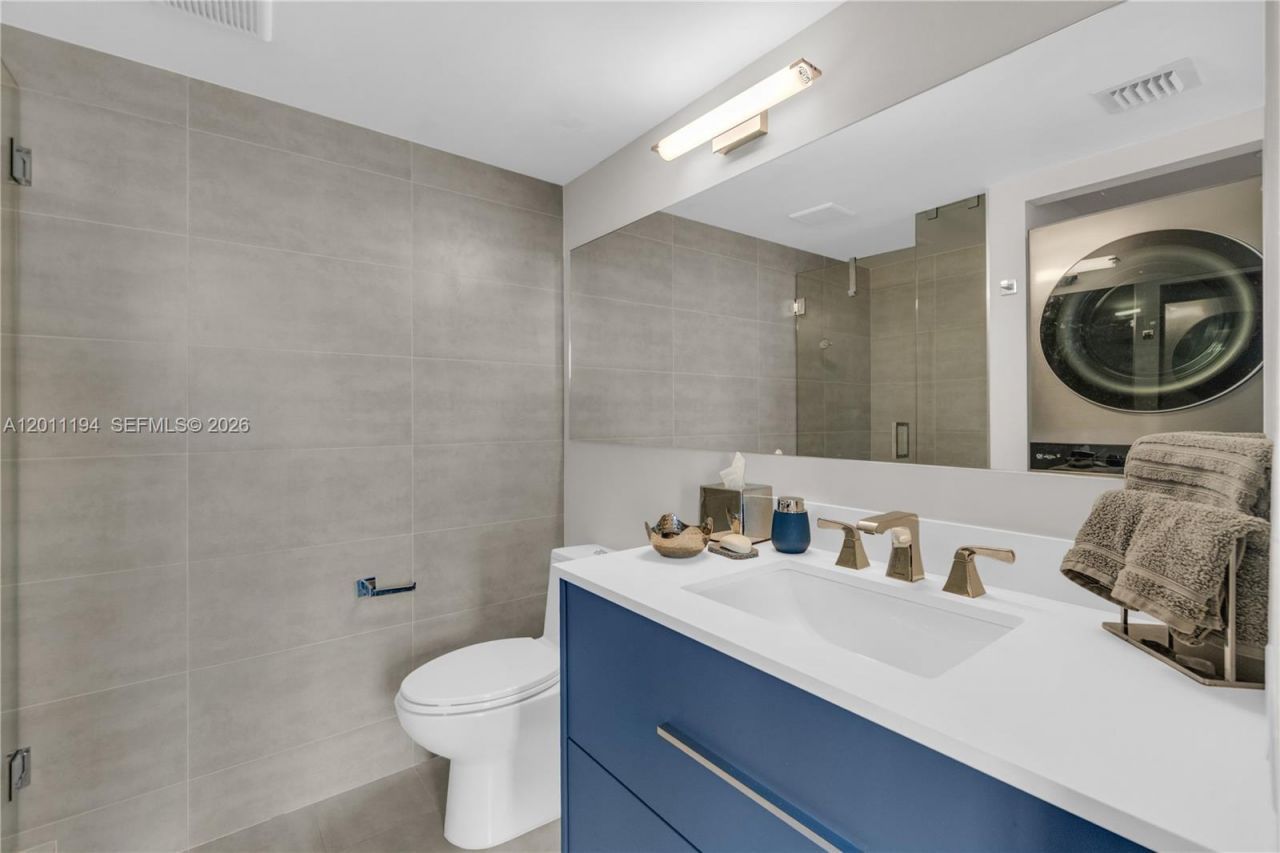 1000 Quayside Ter, Unit 703, Miami, FL 33138 Photo
