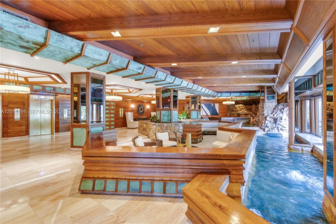 1000 Quayside Ter, Unit 703, Miami, FL 33138 Photo