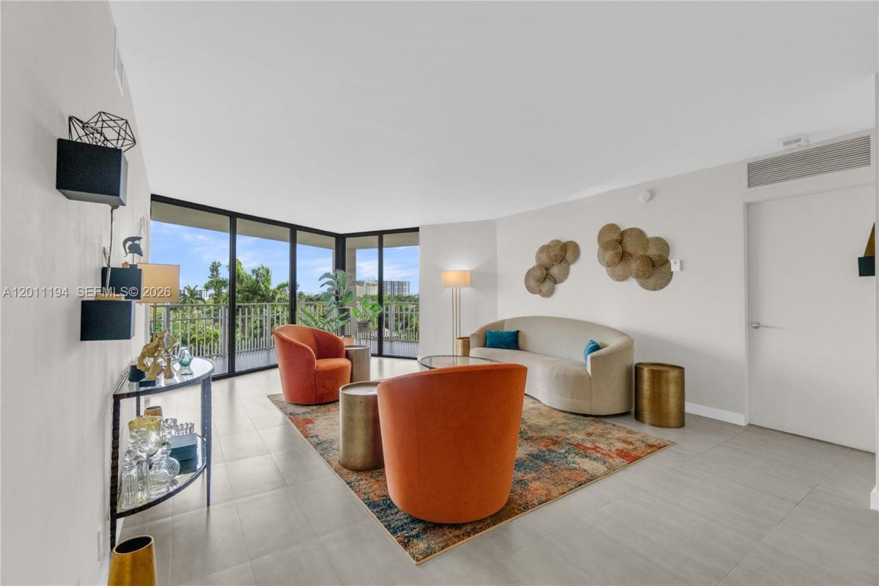 1000 Quayside Ter, Unit 703, Miami, FL 33138 Photo