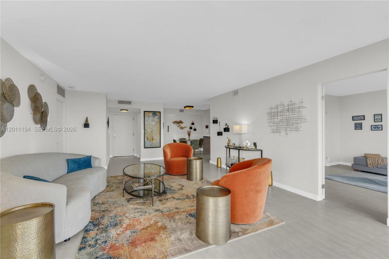 1000 Quayside Ter, Unit 703, Miami, FL 33138 Photo