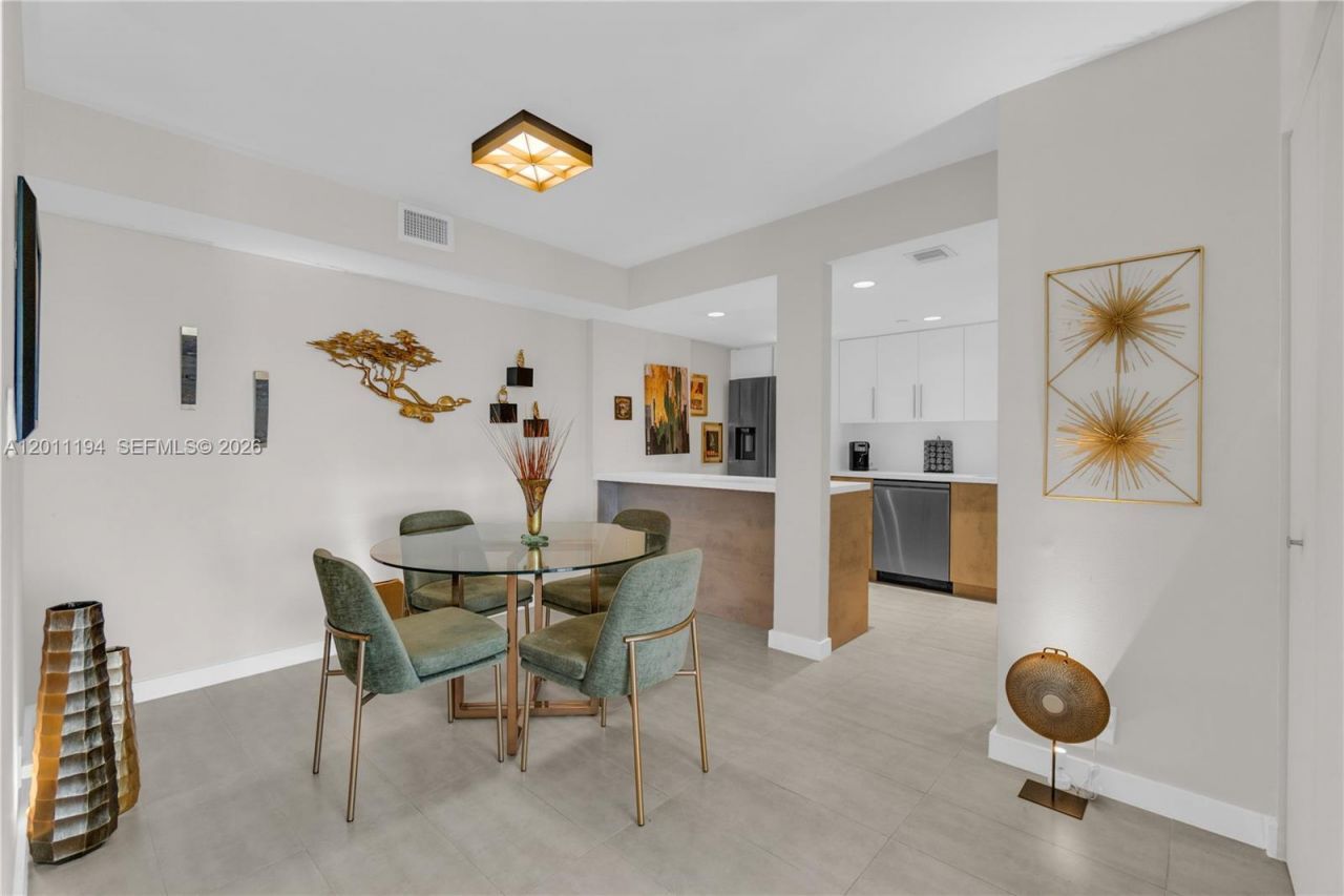 1000 Quayside Ter, Unit 703, Miami, FL 33138 Photo