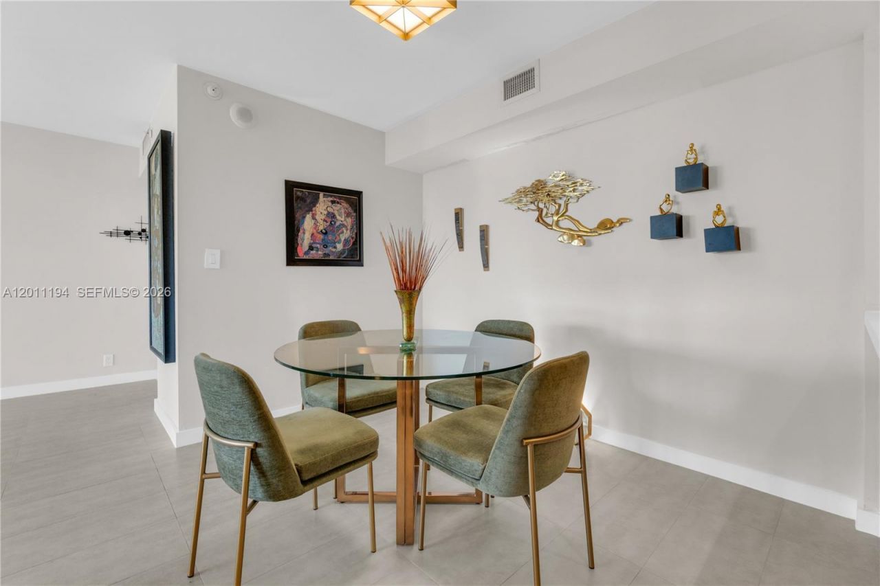 1000 Quayside Ter, Unit 703, Miami, FL 33138 Photo