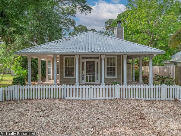 258 Prado Street , Apalachicola, FL 32320