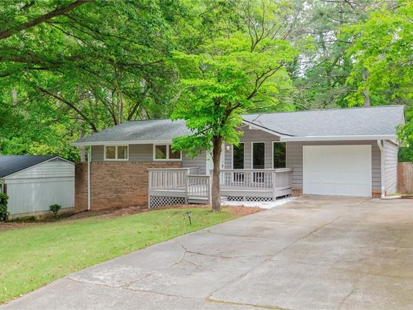 2649 Rolling View Drive SE, Smyrna, GA 30080