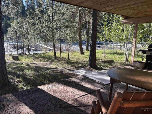 17 Bransons Dr, Lowman, ID 83637