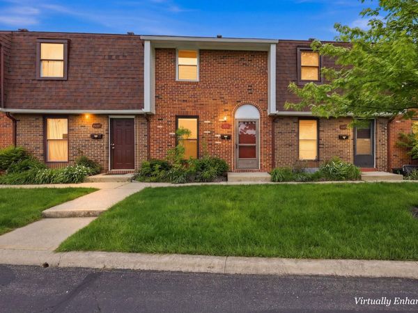 1945 Willoway Circle N, Columbus, OH 43220