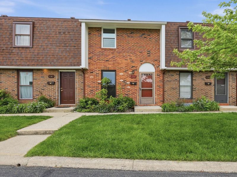1945 Willoway Circle N, Columbus, OH 43220 Photo 3