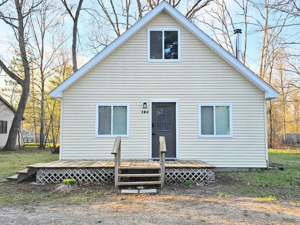 124 Snowflake Way, Houghton Lake, MI 48629