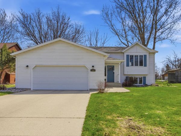 2400 Fairway Drive , Moorhead, MN 56560
