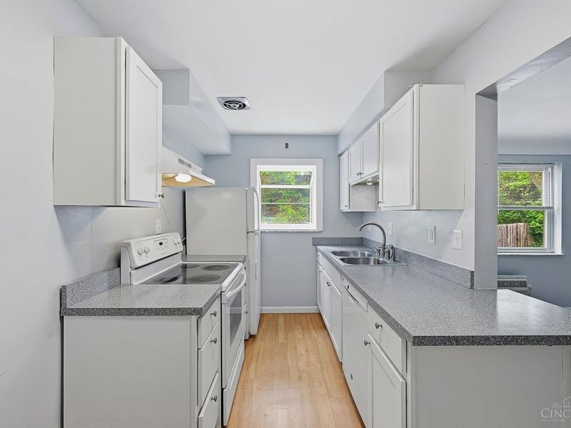 6469 Montgomery Road, Cincinnati, OH 45213 Photo 4